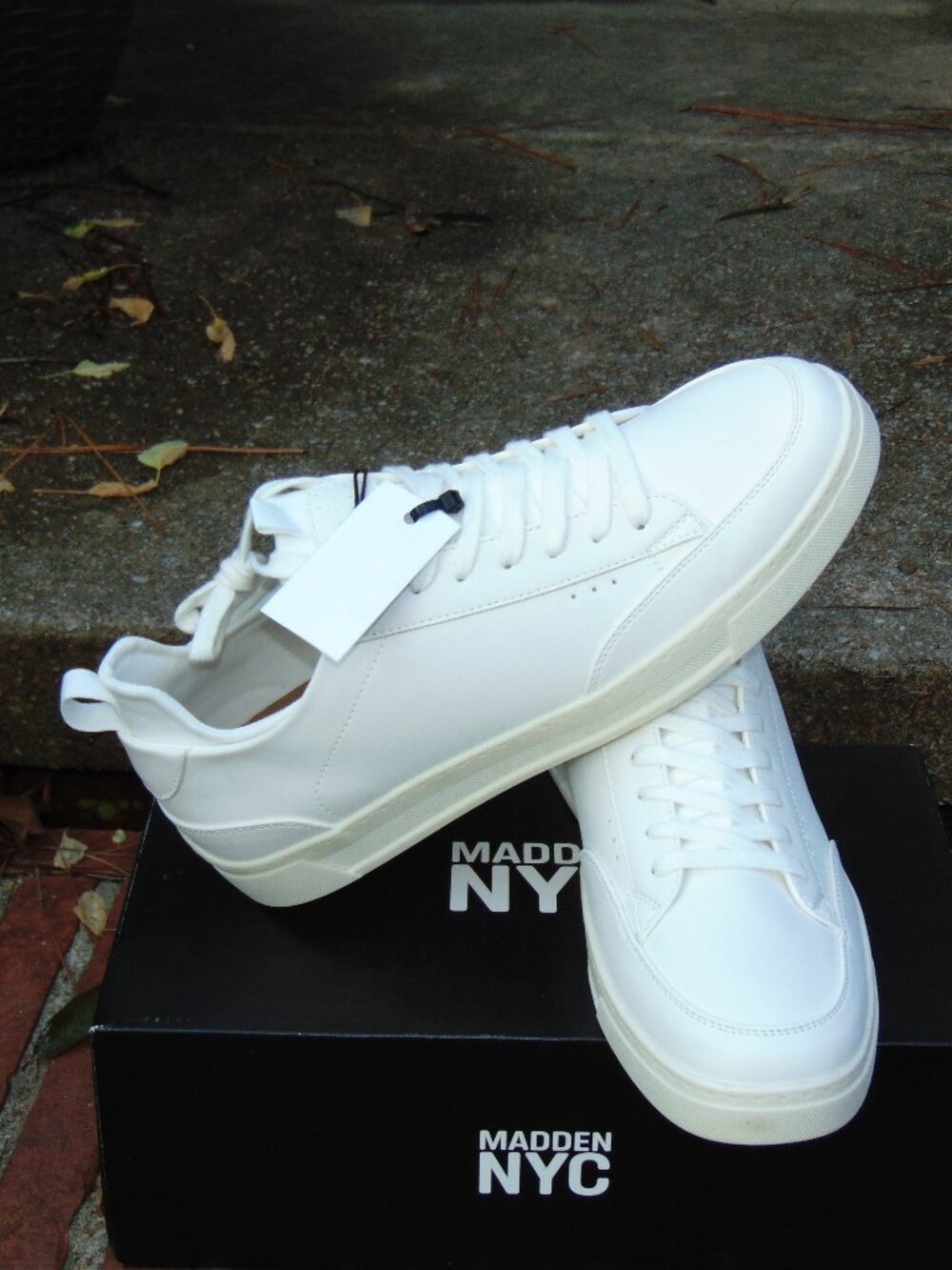 Madden NYC Mens Markk Court Casual Sneakers White NWT Size 13 New In Box
